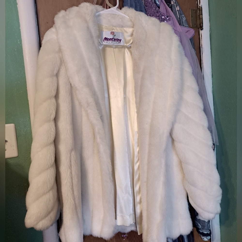 Vintage white faux fur